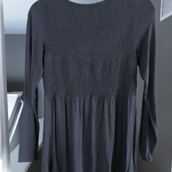 "SOLD" - AEO Grey Long Sleeved Top - Picture 3 of 5